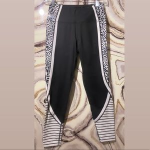 Betsey Johnson yoga pants worn once